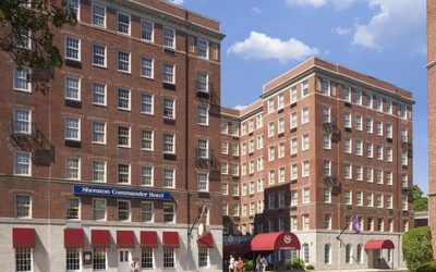 Sheraton Commander Hotel